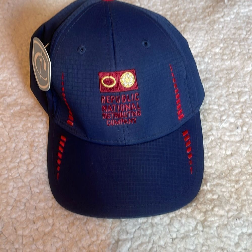 Republic national distributing company hat NWT